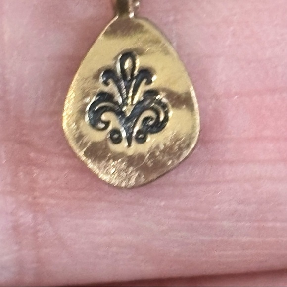 Barse lumerian quarts with black stones and gold beads necklace - Picture 3 of 6